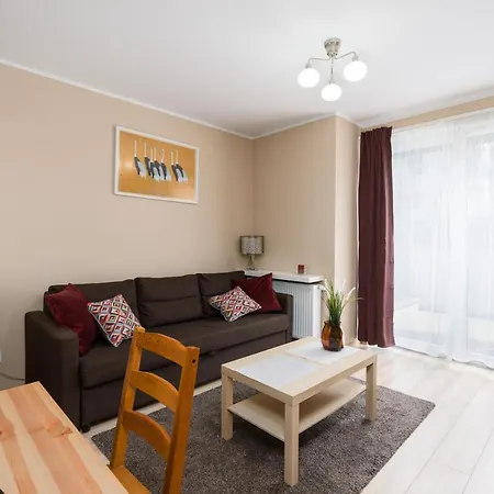 Czarnieckiego With Balcony By Renters Daire