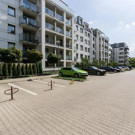 Czarnieckiego With Balcony By Renters Poznan